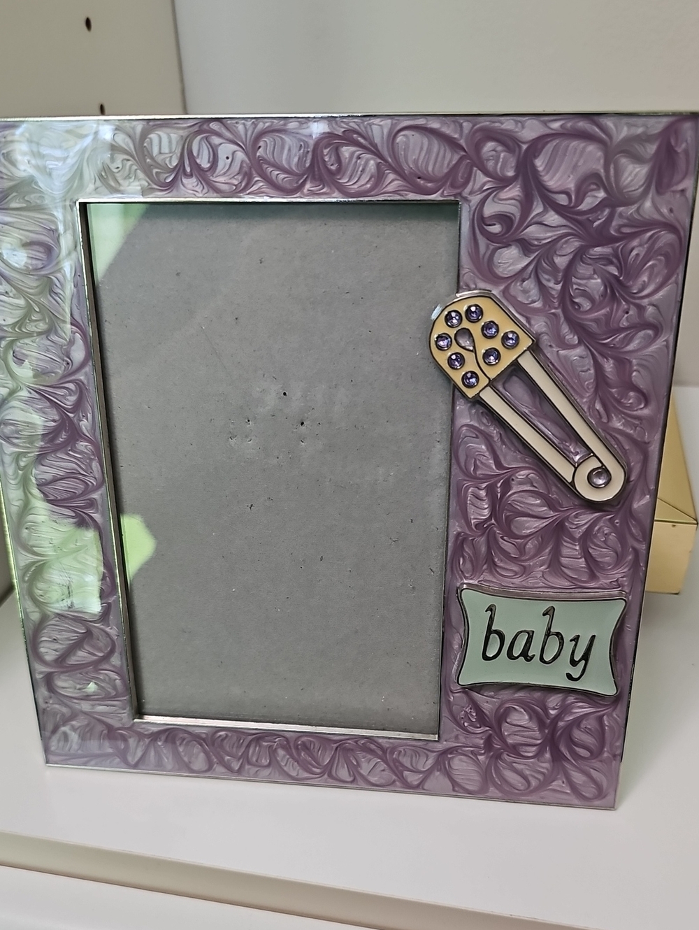 Baby Photo Frame in Lavender Swirl Baby Pin Rhinestone Hold 4x6 Photo Brand new